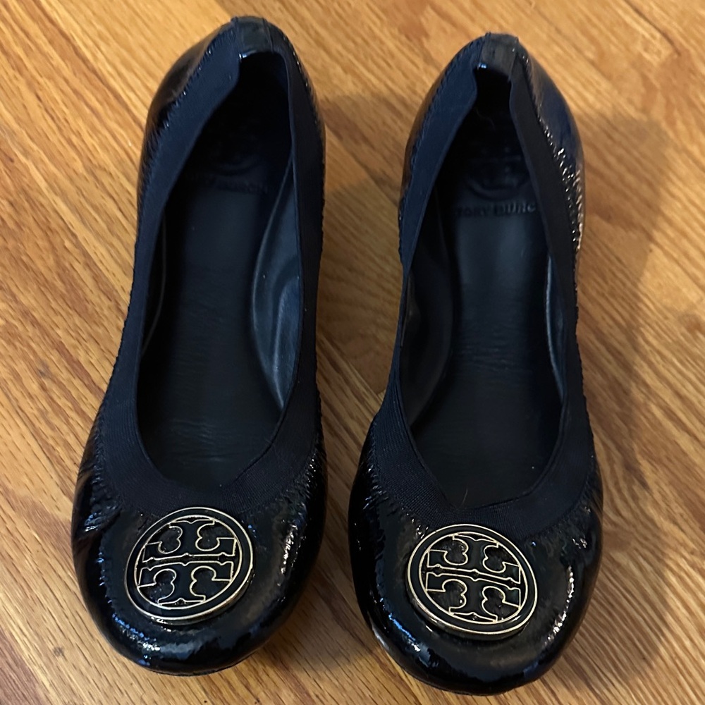 Tory Burch Black Patent Leather Minnie Ballet Flats | Size 7.5